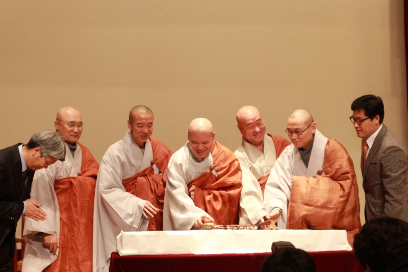 2014.01.06_시무식 축하떡절단2
